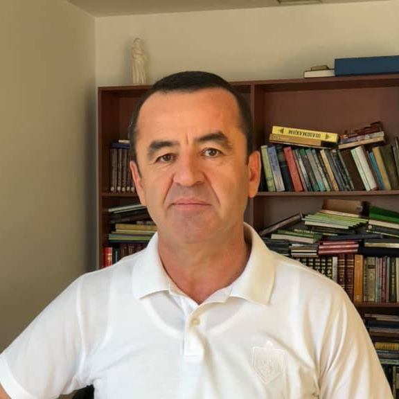 Abdukhalil kholiqzoda Акс аз саҳфаи фейсбукии раиси бемористони Ибни Сино дар Тоҷикистон