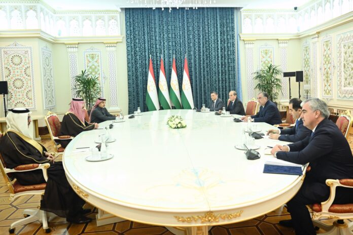 407476605_774265338077531_4524223077908215026_n